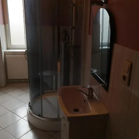 Auberge de jeunesse Monir *