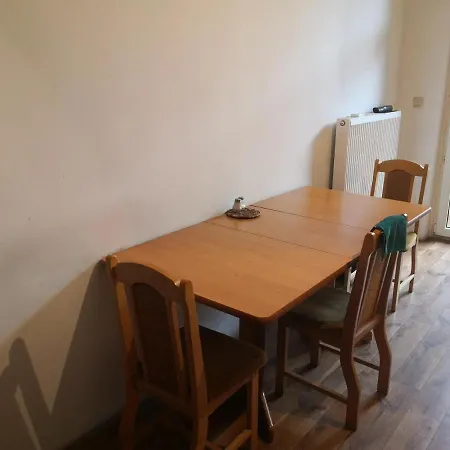Auberge de jeunesse Monir *